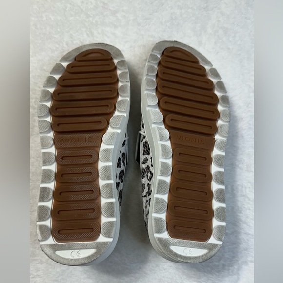 Vionic Dinora Leopard Brow Snake Print Leather Slip-On  Flats with Textured Sole - Picture 13 of 16